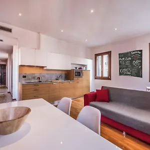 Ca' D'oro Apartment